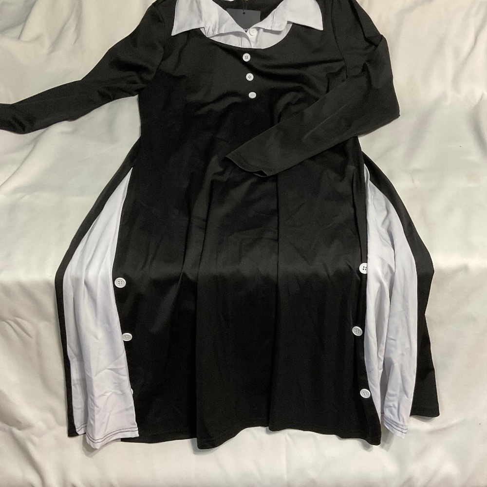 Long sleeve black dress with white collar XL. W233